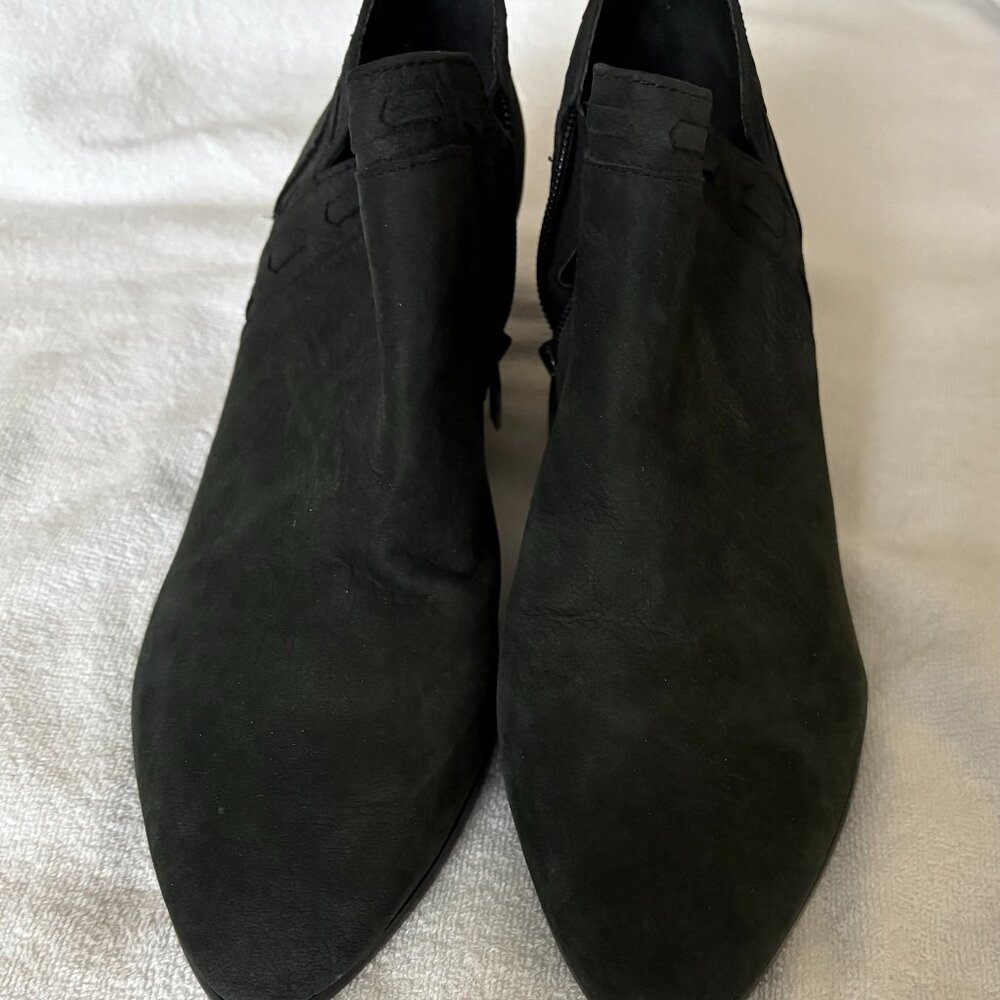 Vince Camuto, Size 11M, Black Suede Leather Women's Ankle Boots